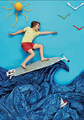 Kind auf einem Surfbrett