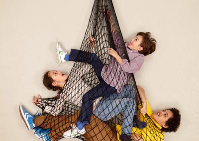 Bist du süchtig und im Netz gefangen? Drei Kinder sind im Netz gefangen